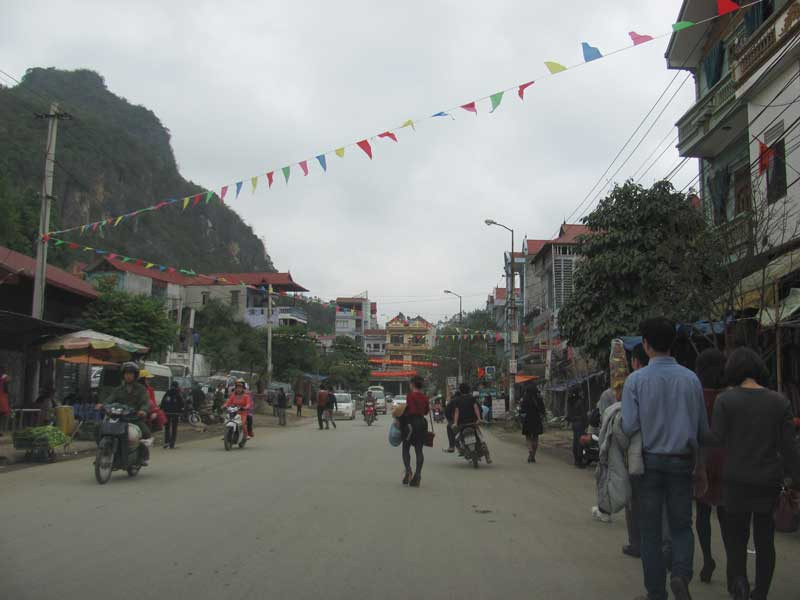 Sầm uất thị trấn biên ải Đồng Đăng