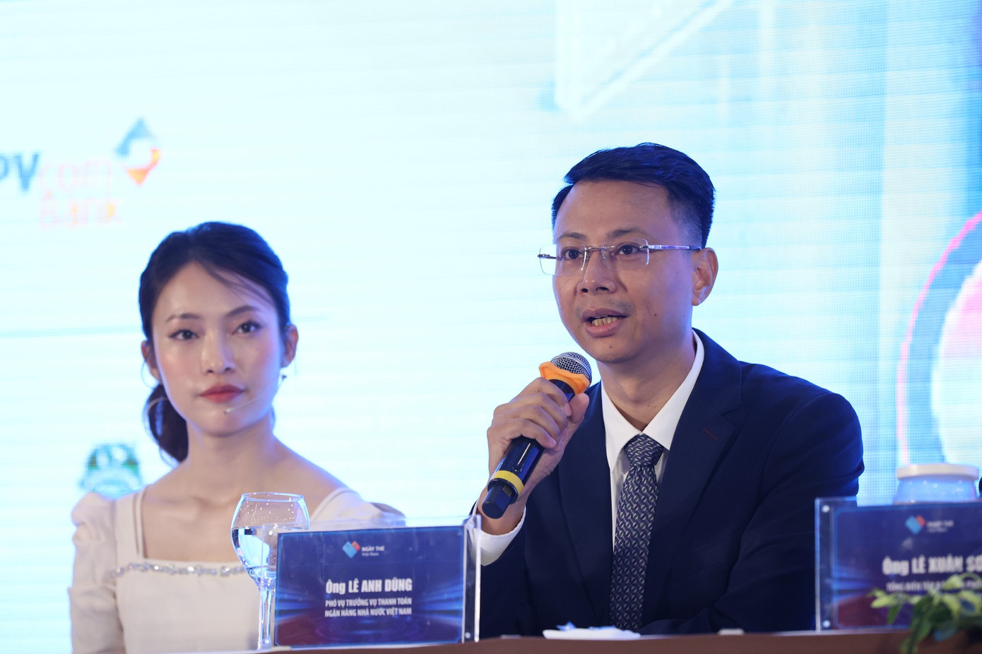 Ông Lê Anh Dũng trả lời câu hỏi.