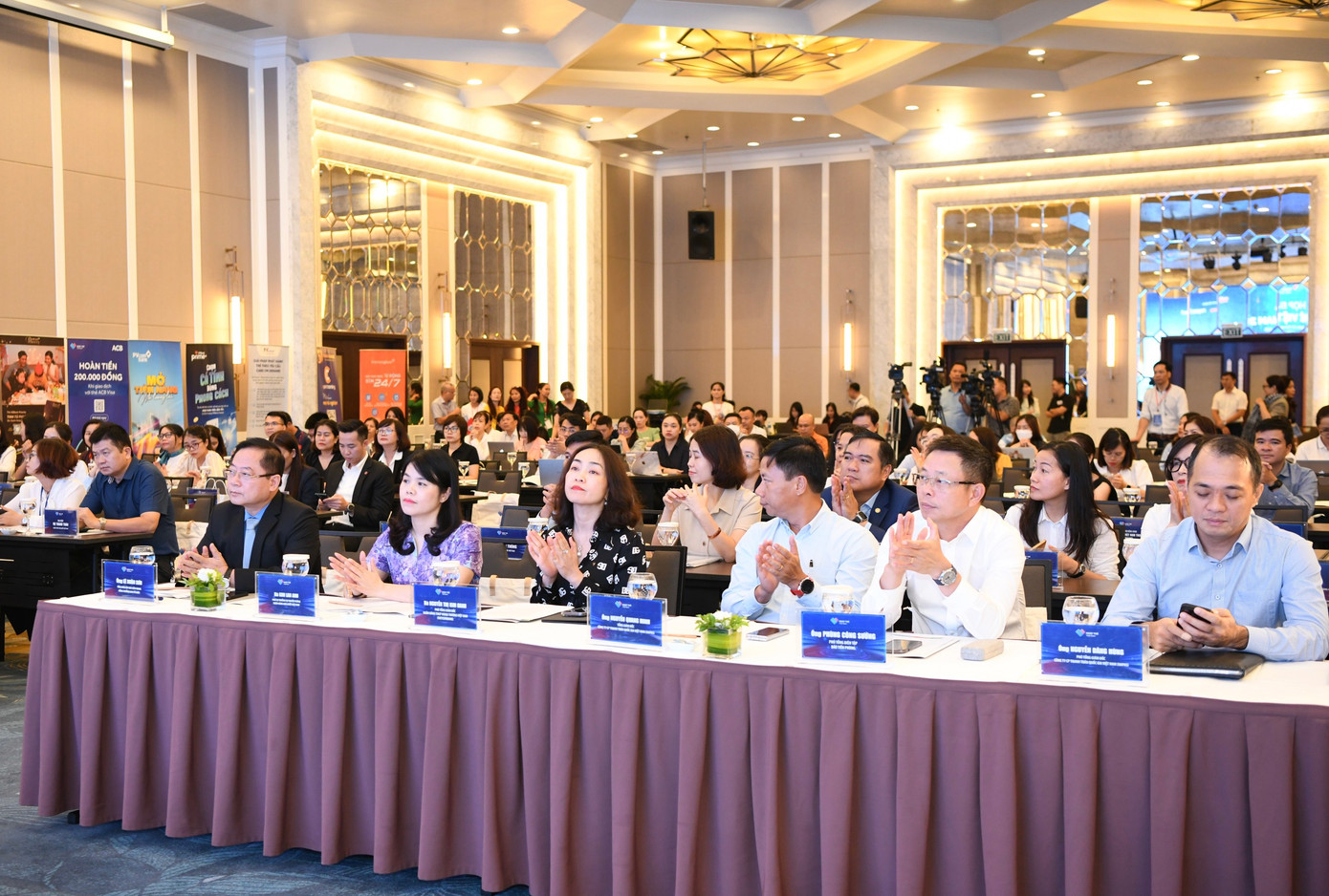 Các vị đại biểu tham dự sự kiện.