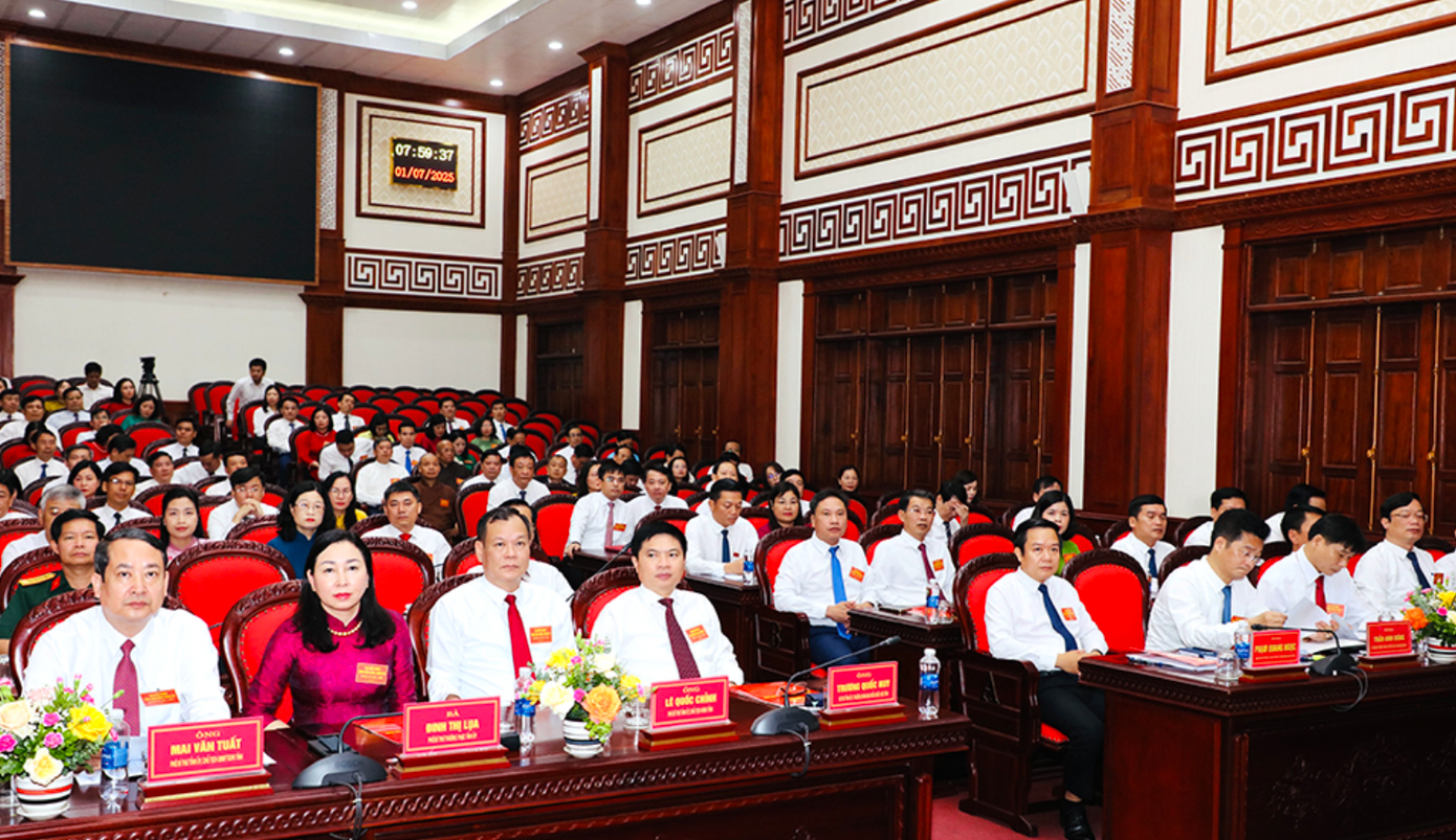 Các đại biểu dự khai mạc kỳ họp. Ảnh: Đức Lam.