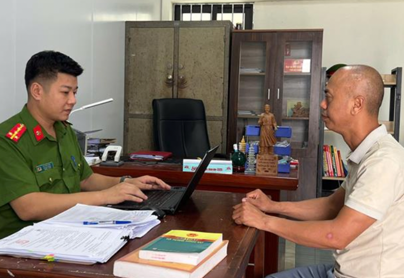 Bị can Nguyễn Văn Hàng - Giám đốc Công ty Quốc tế Hợp pháp. Ảnh: BCA.