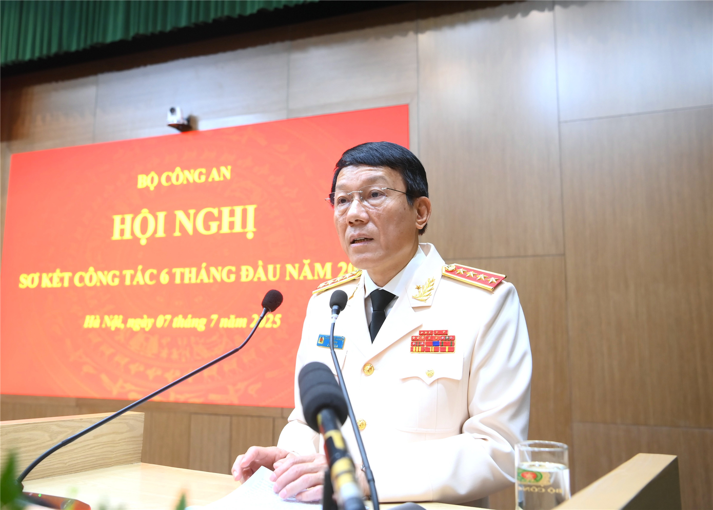 Bộ trưởng Lương Tam Quang phát biểu tại hội nghị. Ảnh: BCA. Bộ trưởng Lương Tam Quang phát biểu tại hội nghị. Ảnh: BCA.