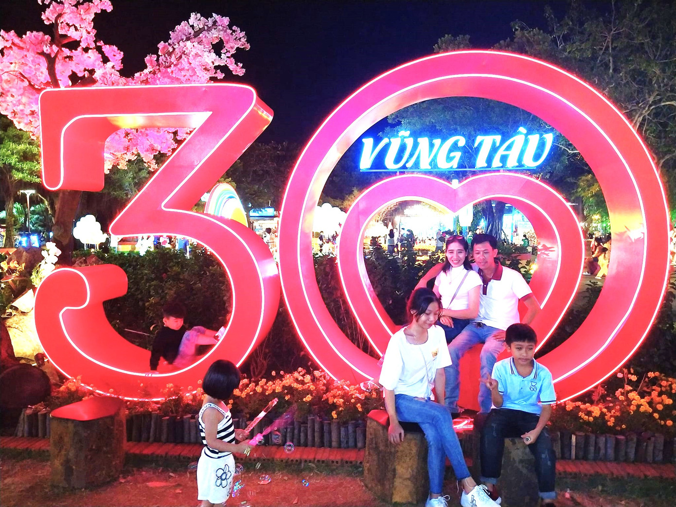 TP Vũng Tàu đang trở thành điểm du xuân hàng đầu tại các tỉnh phía Nam nhờ đa dạng các sản phẩm du lịch cả ngày và đêm, tác phong du lịch chuyên nghiệp, thân thiện, giá cả phải chăng và môi trường xanh.