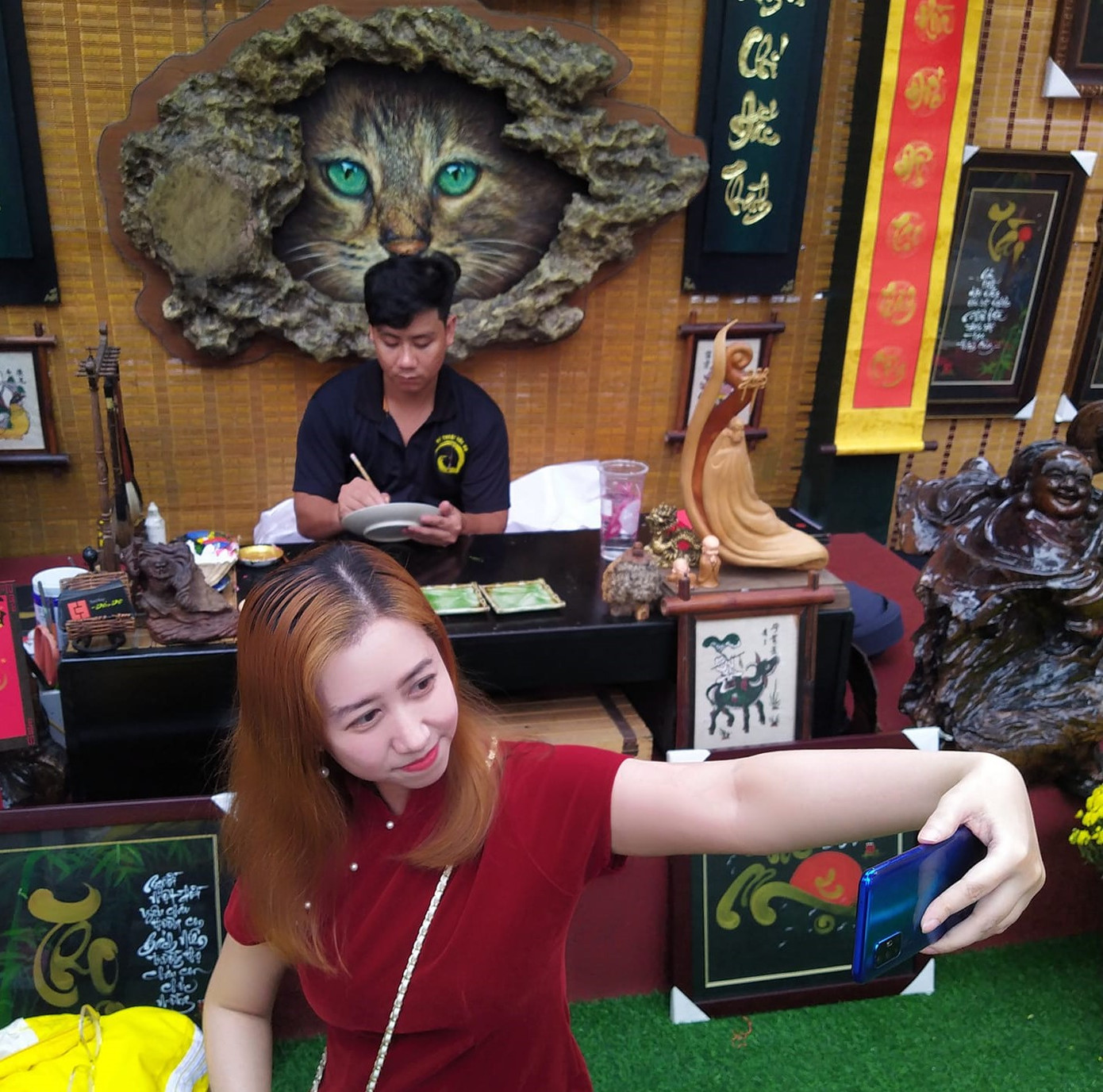 Tự chụp ảnh Tết cũng là trải nghiệm thú vị của các bạn trẻ, thể hiện những góc nhìn riêng, cá tính. Tự chụp ảnh Tết cũng là trải nghiệm thú vị của các bạn trẻ, thể hiện những góc nhìn riêng, cá tính.