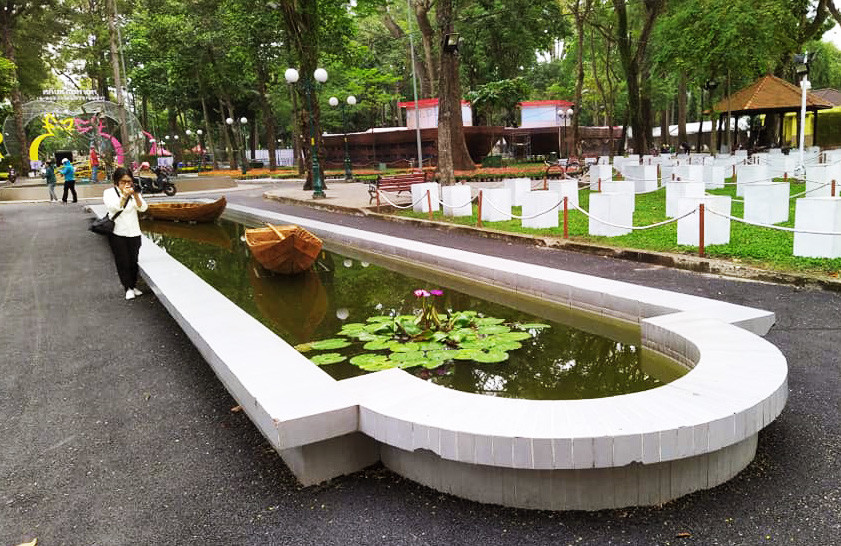 Một tiểu cảnh sông nước sắp hoàn thành