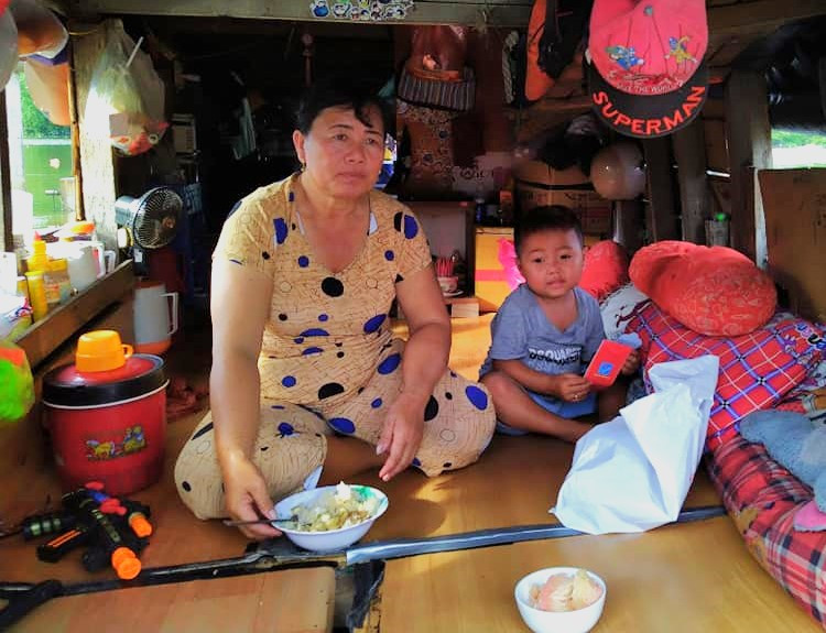 Rưng rưng 'xóm vạn đò' chiều 30 Tết ở TPHCM ảnh 7 Rưng rưng 'xóm vạn đò' chiều 30 Tết ở TPHCM ảnh 7