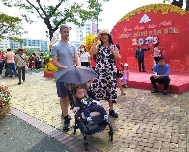 Ấn tượng đầu đời của em bé đón Tết Việt Ấn tượng đầu đời của em bé đón Tết Việt