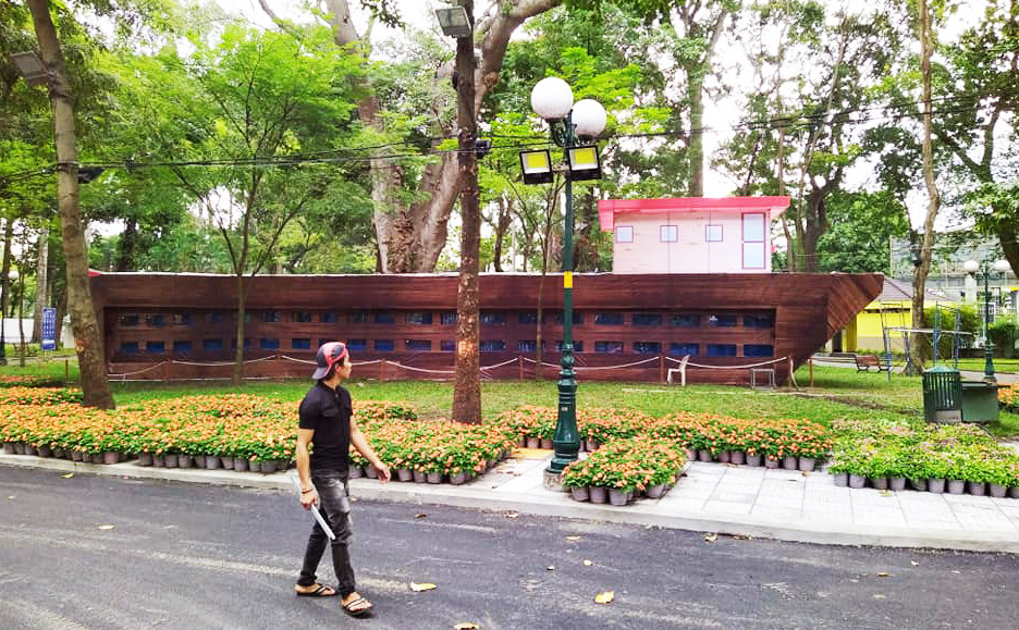 Nhiều hạng mục đặc biệt sẽ được trưng bày trong hội hoa năm nay. Trong ảnh là một con tàu khổng lồ đã có mặt tại hội chợ.