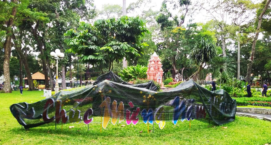 Công tác chuẩn bị đã hoàn tất. Dự kiến Hội hoa xuân TPHCM Quý Mão tại Công viên Tao Đàn và các hội hoa xuân khác trong thành phố sẽ khai trương vào ngày 14-1 (tức 23 tháng chạp) đến 12 giờ trưa 21-1 (ngày 30 Tết Nguyên đán).