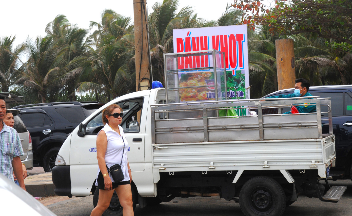 Lực lượng chức năng duy trì và ổn định tình hình an ninh trật tự quanh bãi tắm Lực lượng chức năng duy trì và ổn định tình hình an ninh trật tự quanh bãi tắm