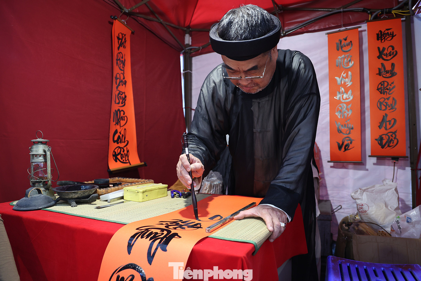 Hội chữ Xuân Quý Mão 2023 sẽ diễn ra từ ngày 15/1/2023 đến ngày 29/1/2023, mở cửa hàng ngày hàng ngày từ 8 giờ đến 20 giờ. Riêng ngày 30 Tết, Hội chữ Xuân mở cửa đón Giao thừa đến 2 giờ sáng hôm sau. Các ngày mùng 1, mùng 2 và mùng 3 Tết, Hội chữ Xuân mở cửa đến 22 giờ.