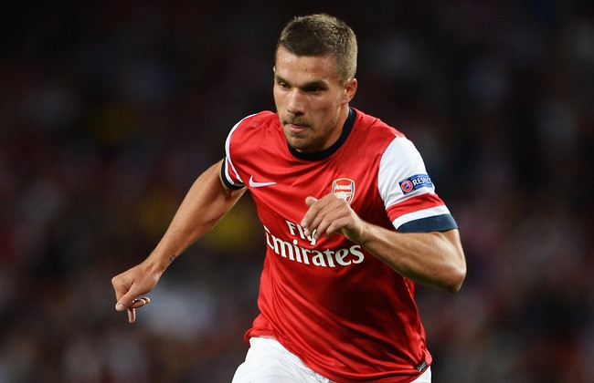 Arsenal sẵn sàng các Podolski để có Lewandowski