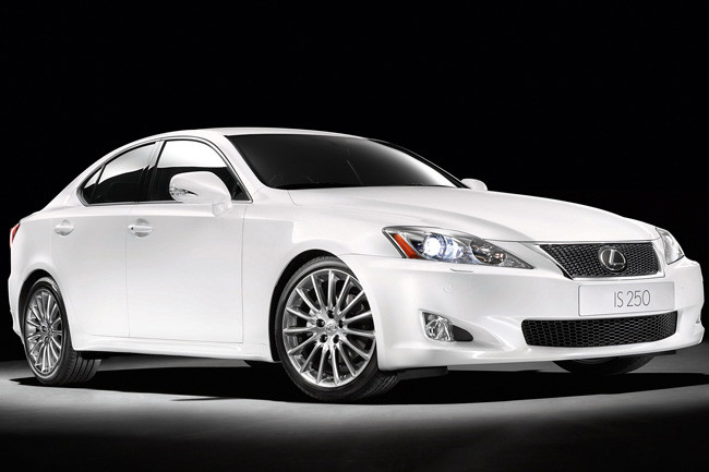 Sau 11 năm thống trị, Lexus đang nỗ lực tìm đường trở lại 