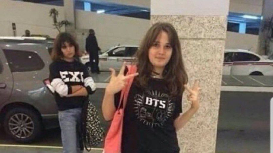 Chiếc meme viral cùng loạt ảnh cưới của Jo và Julia vì được cho là quá khứ trước khi cưới của cặp đôi.