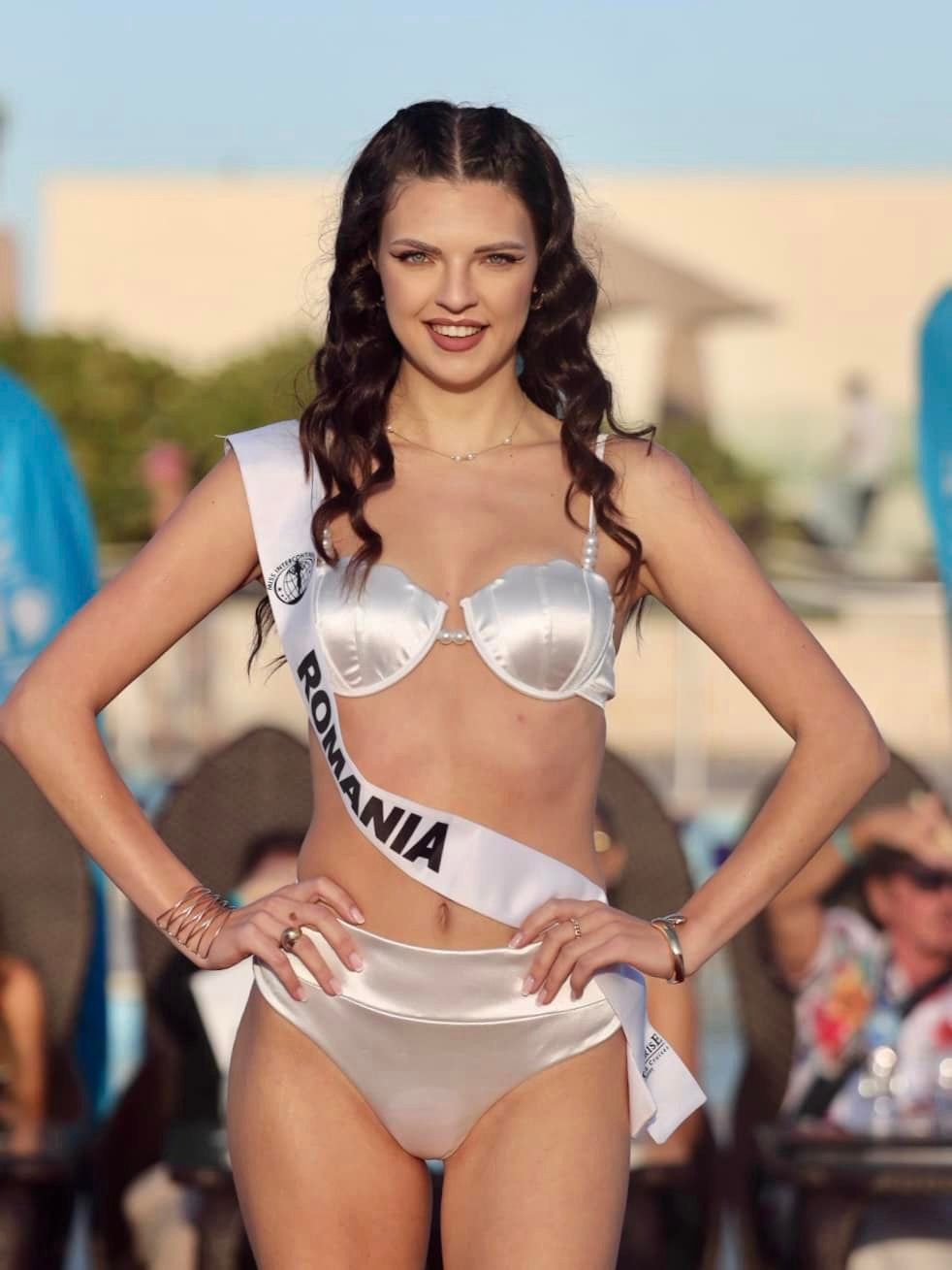 Những năm gần đây, Việt Nam có thành tích ấn tượng ở sân chơi Hoa hậu Liên lục địa. Năm ngoái, đại diện Việt Nam là Á hậu Lê Nguyễn Ngọc Hằng. Chung cuộc, cô giành giải Á hậu 2.