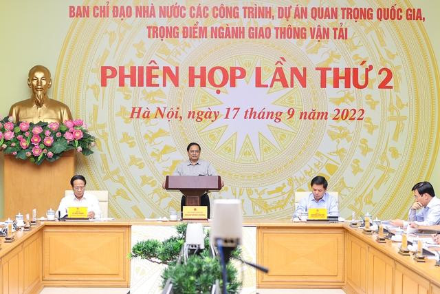Thủ tướng Phạm Minh Chính chủ trì phiên họp thứ hai của Ban Chỉ đạo Nhà nước các dự án quan trọng ngành giao thông vận tải (Ảnh: Nhật Bắc)