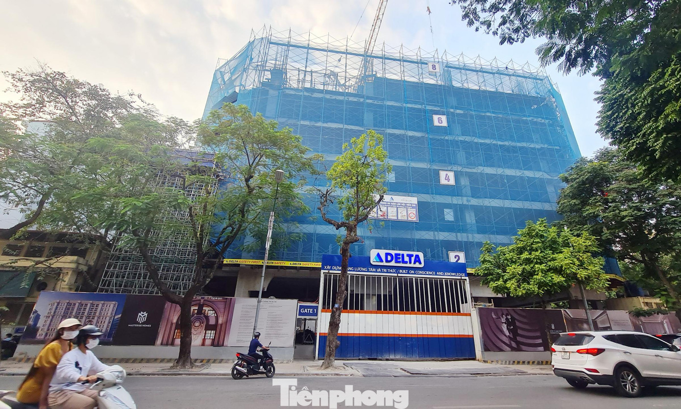 Theo Bộ trưởng, Chủ nhiệm Văn phòng Chính phủ Trần Văn Sơn, một số chủ đầu tư cần tìm cách hạ giá nhà xuống mức hợp lý hơn, thì người dân sẽ bỏ tiền ra mua, cũng là cách “giải cứu” các chủ đầu tư.