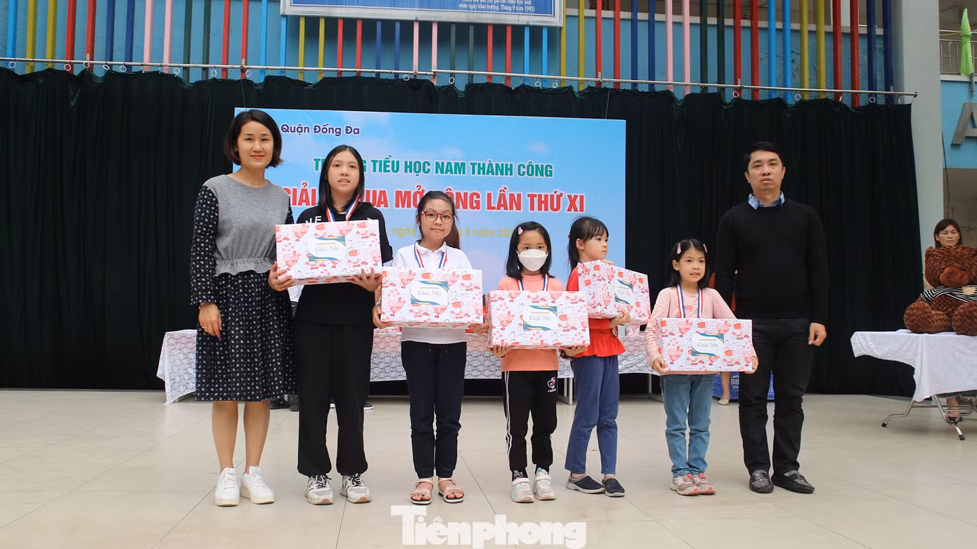 Các "chiến binh nhí" ưu tú mang về giải nhì.