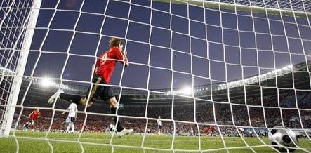 Fernando Torres ghi bàn thắng duy nhất của trận chung kết Euro 2008. (Ảnh: DPA)