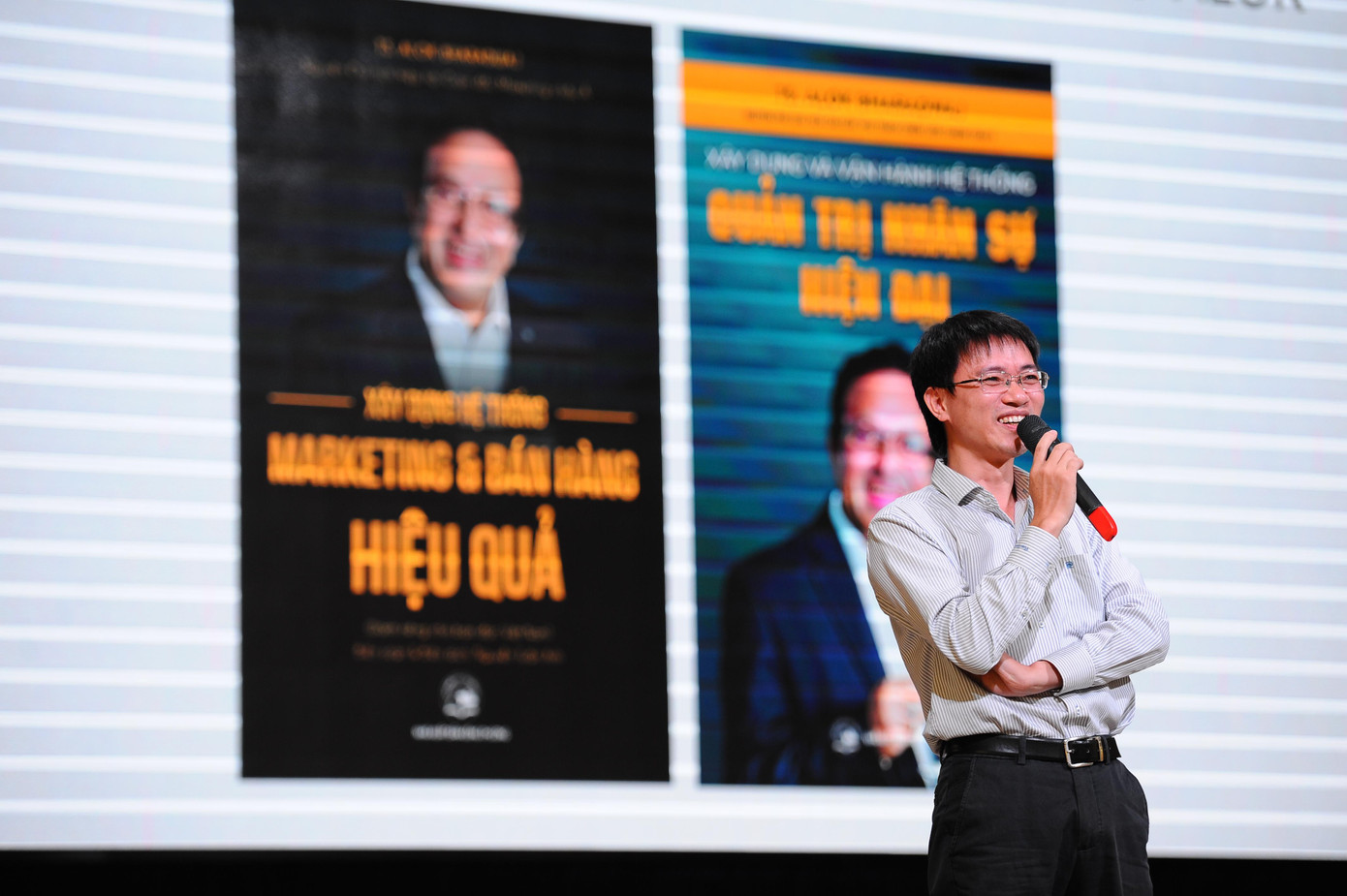 Nhà báo Nguyễn Tuấn Anh. Nhà báo Nguyễn Tuấn Anh.