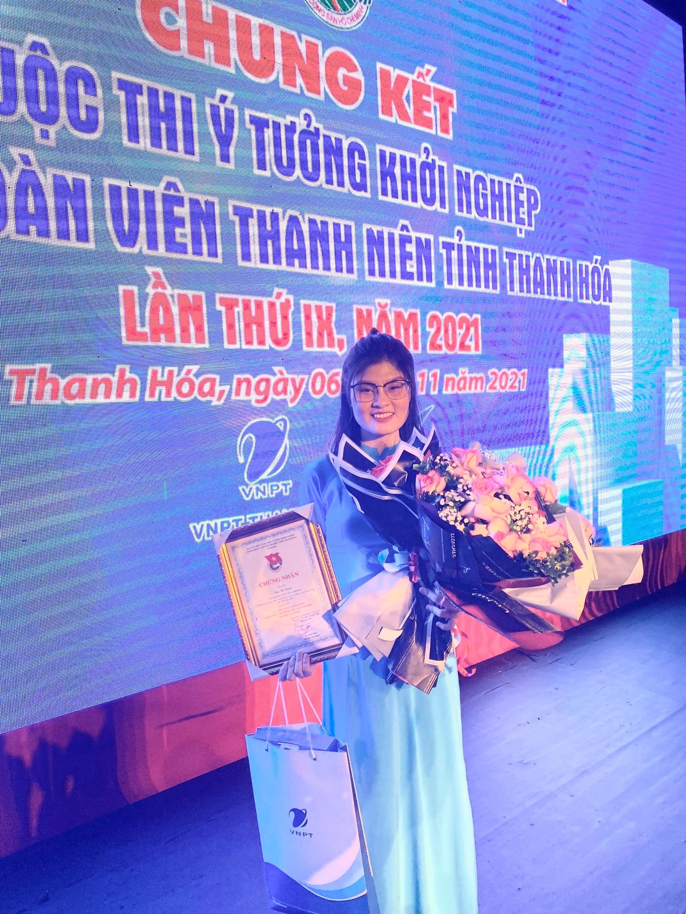 Ngô Hằng tại cuộc thi “Ý tưởng khời nghiệp” trong đoàn viên, thanh niên tỉnh Thanh Hóa lần thứ IX, năm 2021 (Ảnh: NVCC)