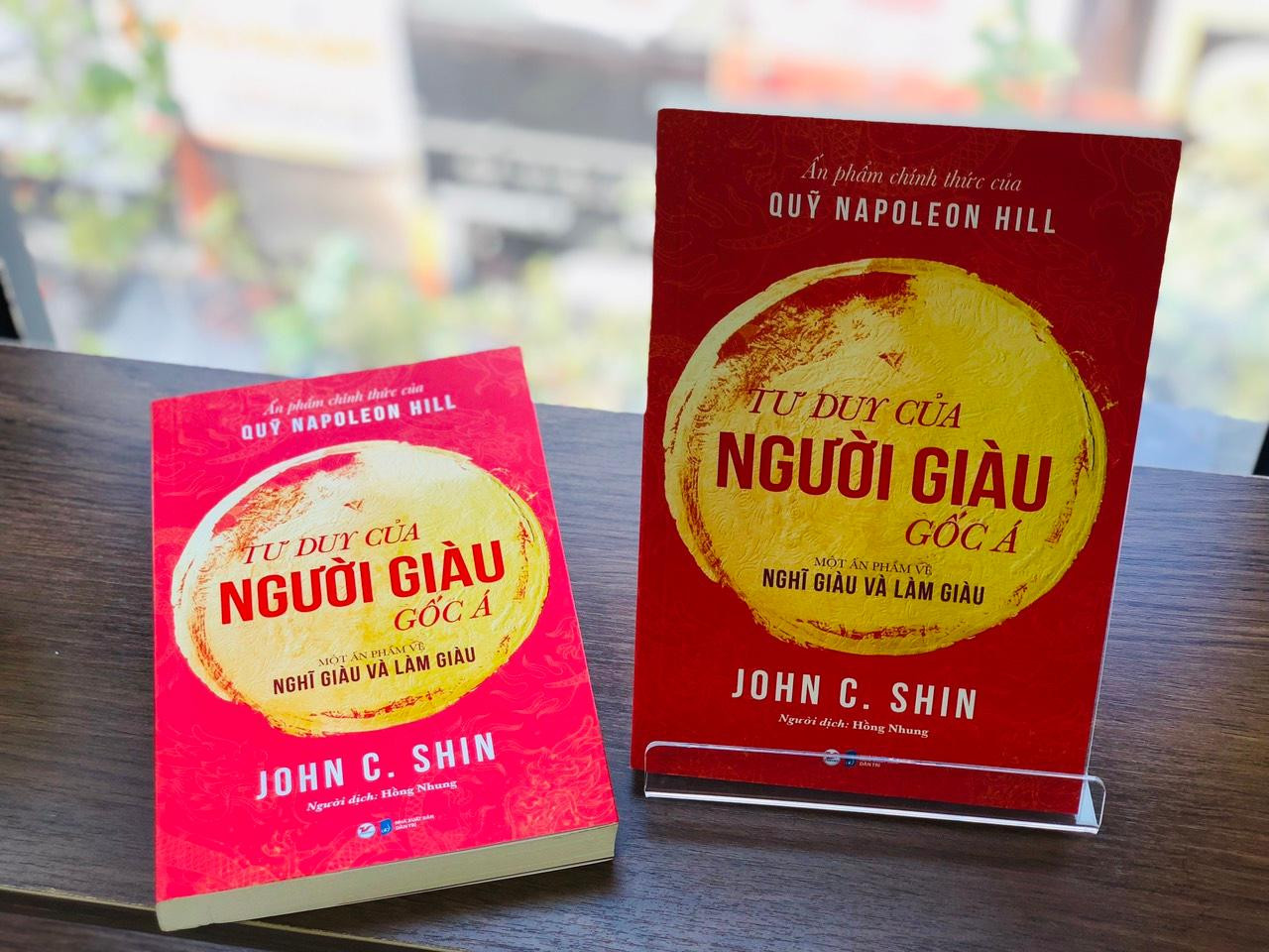 Tư duy của người giàu gốc Á được thương hiệu sách Tân Việt mua bản quyền và liên kết xuất bản, phát hành. Sách gồm hơn 360 trang khổ 15x23 cm, giá bìa 155.000 đồng.