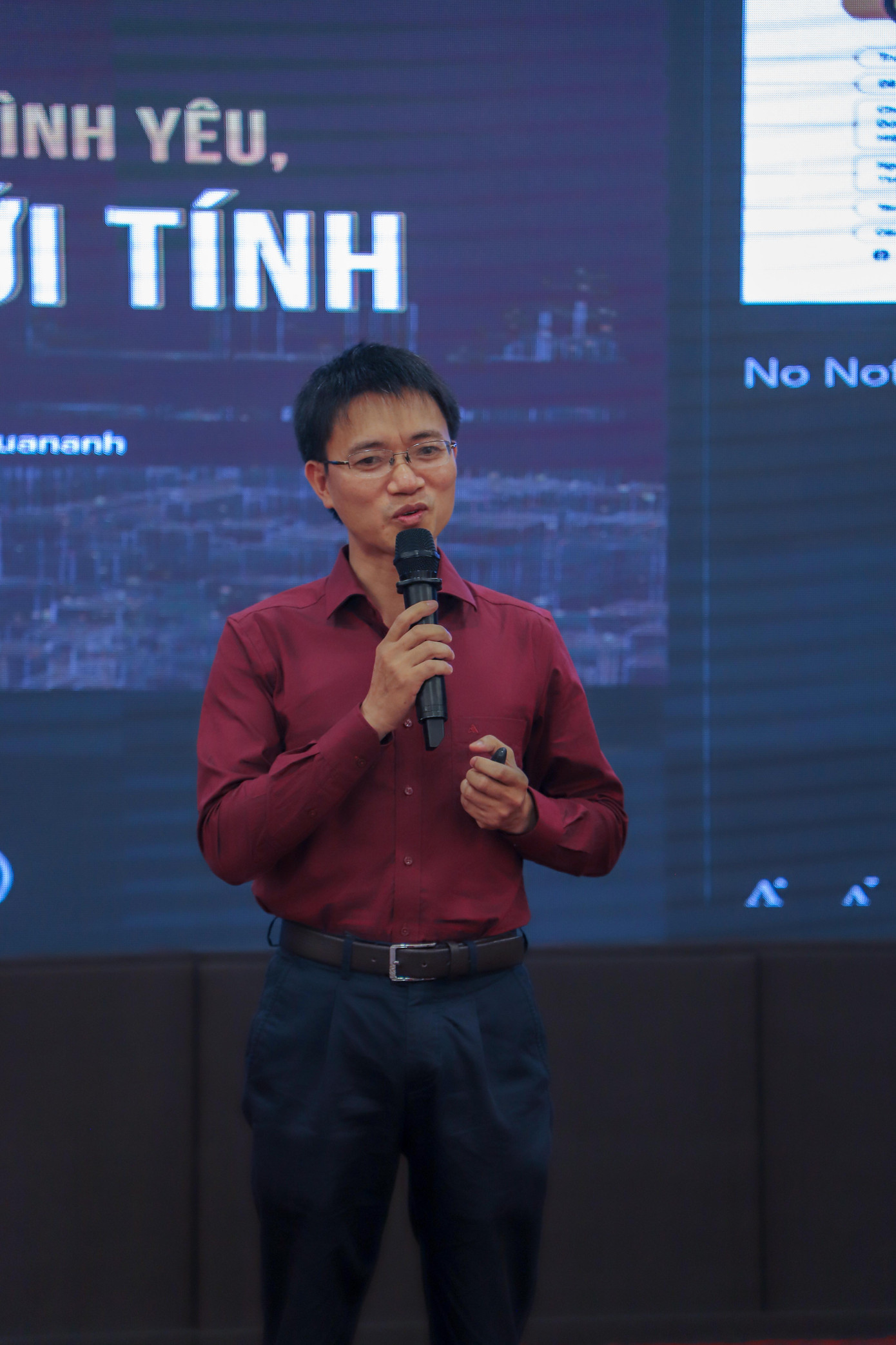 Diễn giả, nhà báo Nguyễn Tuấn Anh