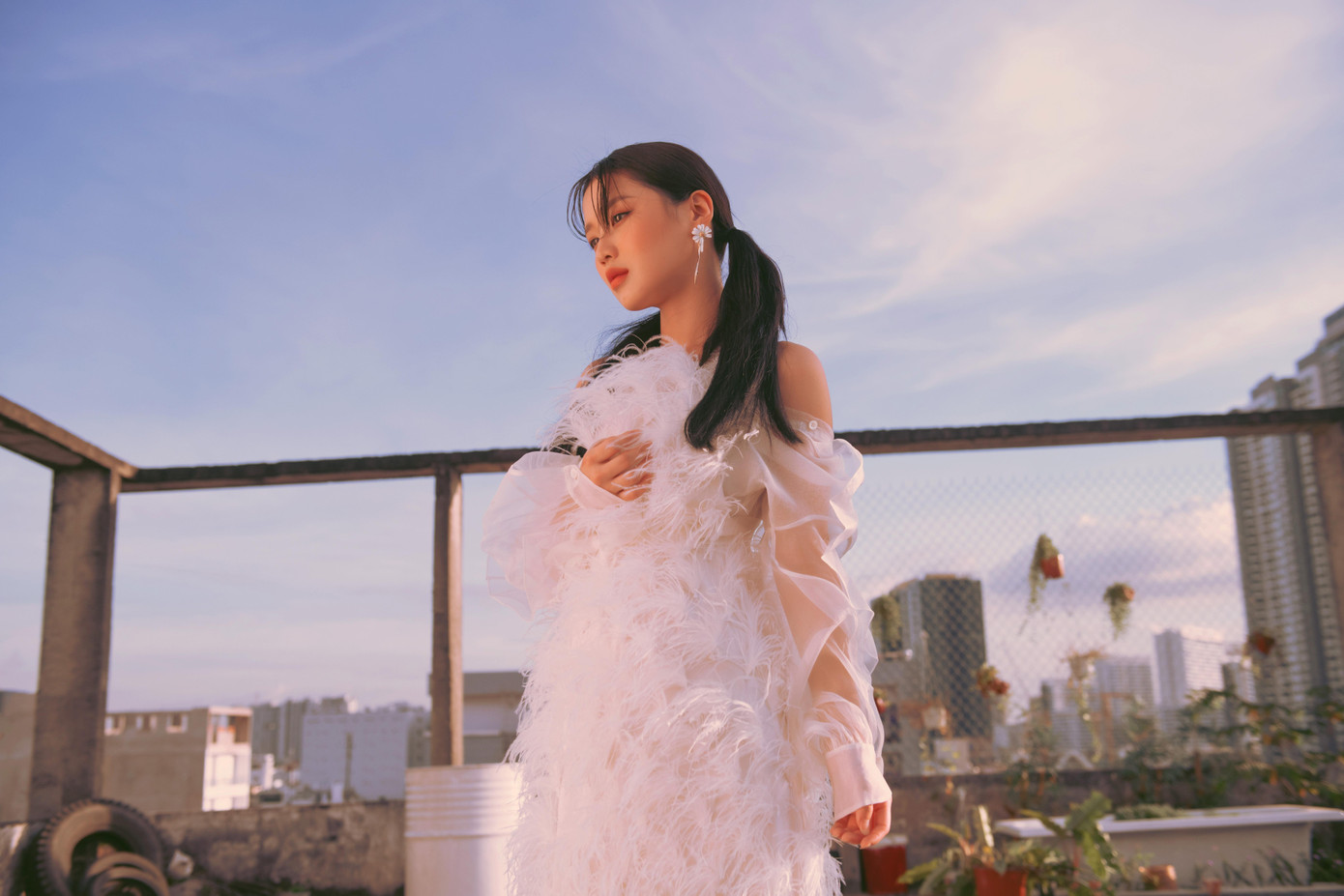 Nữ ca sĩ Han Sara