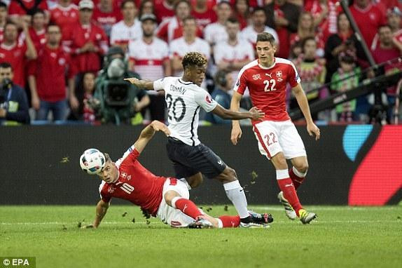 Pháp đối đầu Thụy Sĩ tại Euro 2016. Trận đấu kết thúc với tỉ số hòa không bàn thắng. (Ảnh: EPA)