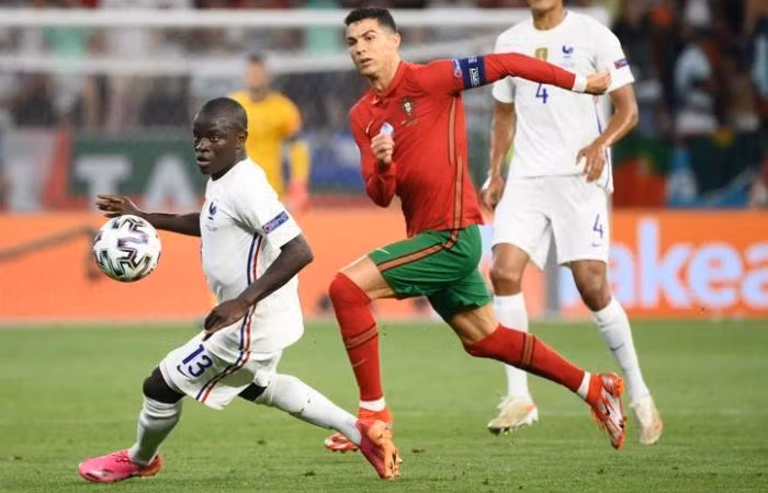 Pháp và Bồ Đào Nha đã cống hiến một trận cầu rực lửa. (Ảnh: LIVE FOOTBALL)
