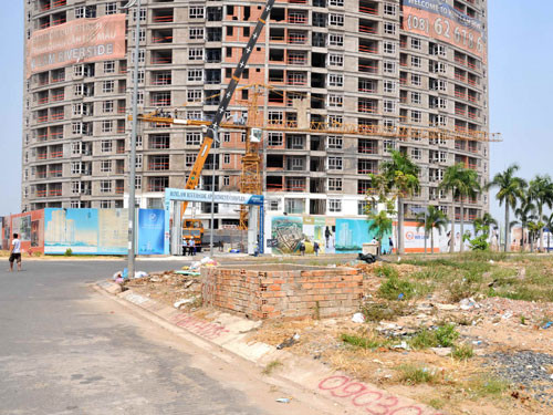 Nhiều dự án đang tạm ngưng triển khai đầu tư xây dựng - Ảnh: Diệp Đức Minh