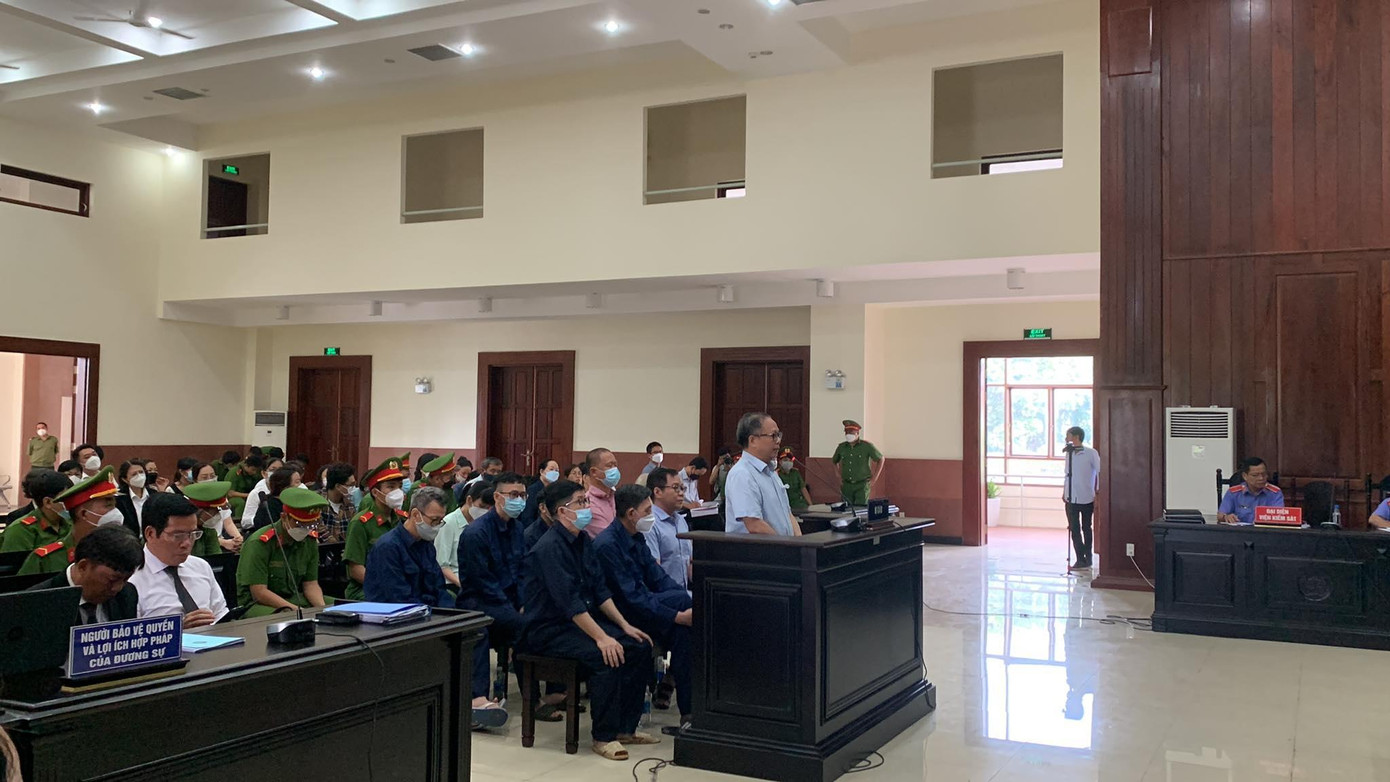 Bị cáo Tất Thành Cang trả lời HĐXX chiều nay 7/6. Ảnh: Tân Châu Bị cáo Tất Thành Cang trả lời HĐXX chiều nay 7/6. Ảnh: Tân Châu