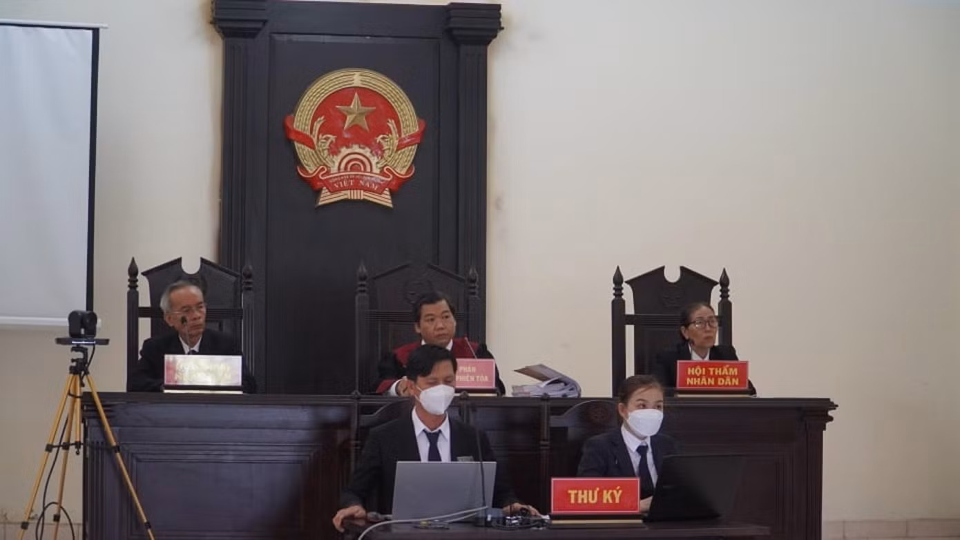 HĐXX phiên tòa sơ thẩm hôm nay.