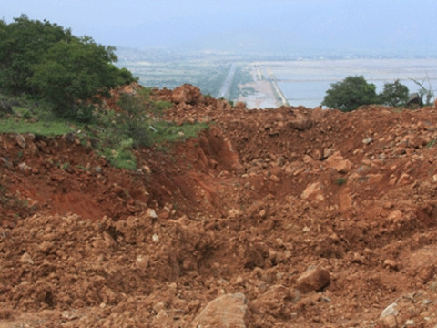 Núi Tàu ở Bình Thuận, nơi cụ Tiệp tin là quân Nhật chôn giấu kho báu với hơn 4.000 tấn vàng (ảnh: NLĐ)