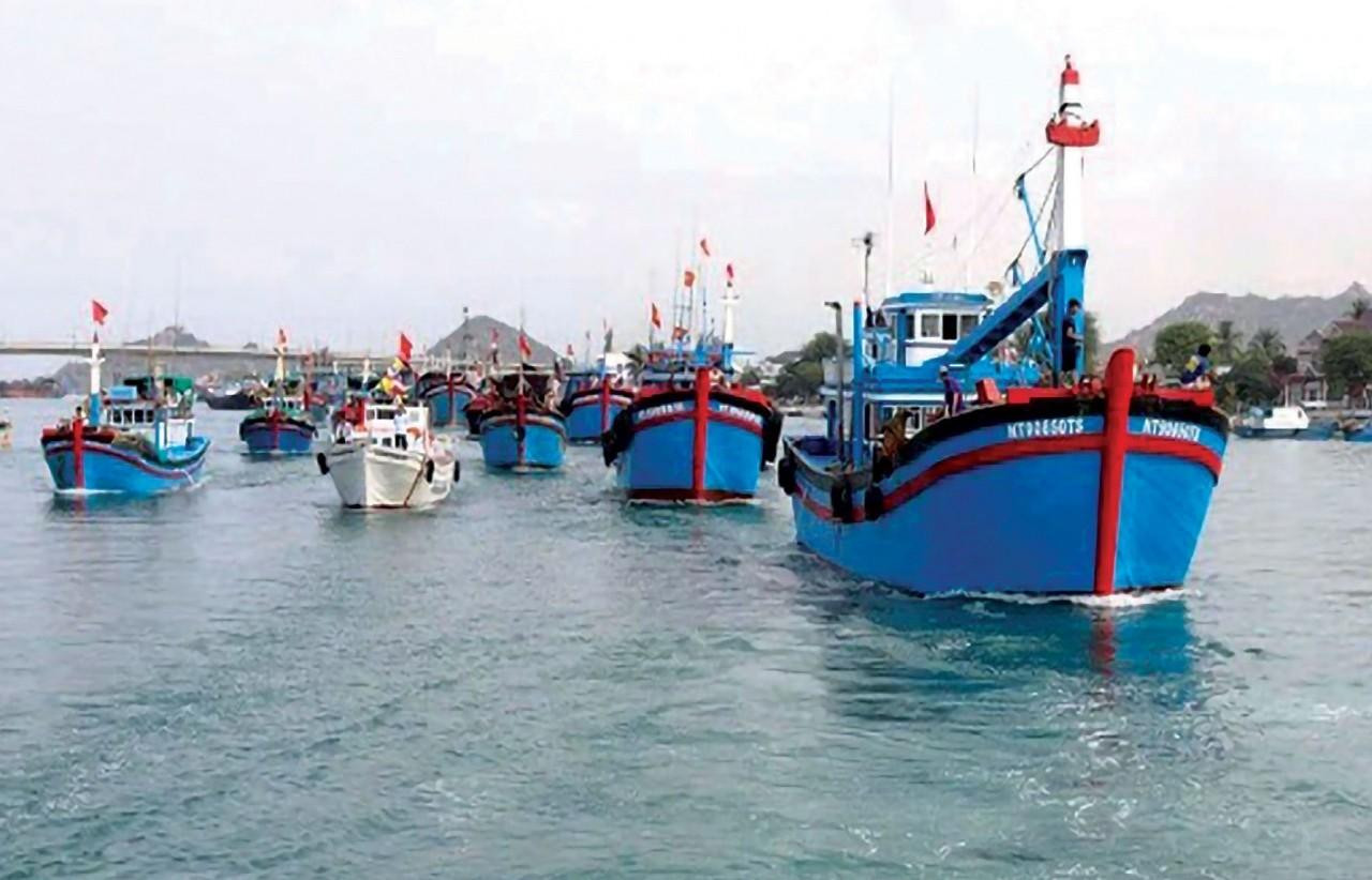 Ngư dân khai thác trên biển phải tuân thủ các quy định của pháp luật, trong đó quy định IUU về đánh bắt bất hợp pháp, không khai báo, không theo quy định.