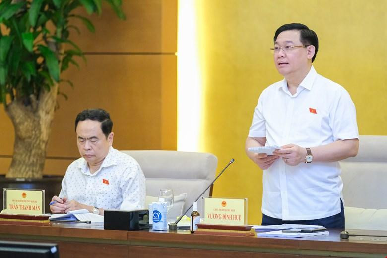 Chủ tịch Quốc hội Vương Đình Huệ sẽ tham dự, phát biểu khai mạc và cùng các Phó Chủ tịch Quốc hội thay phiên điều hành nội dung phiên họp thứ 13 của Uỷ ban Thường vụ