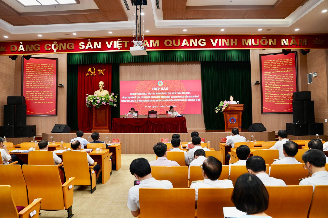 Quang cảnh buổi họp báo Quang cảnh buổi họp báo