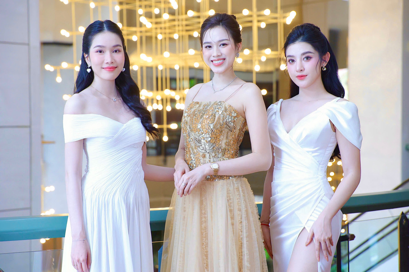 Đỗ Thị Hà, Huyền My, Phương Anh đồng hành cùng báo Tiền Phong tại nhiều sự kiện. Họ đều là những người đẹp tạo được dấu ấn khi bước ra từ cuộc thi Hoa hậu Việt Nam.