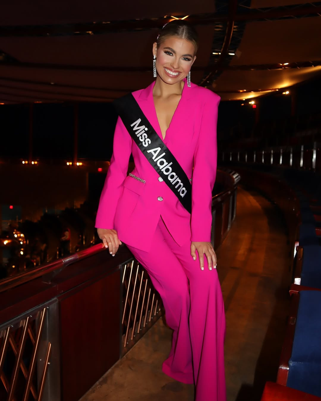 Với tư cách tân Hoa hậu Mỹ, người đẹp nhận được học bổng trị giá 50.000 USD. Mục tiêu của cô là lấy bằng cao học và bằng tiến sĩ về y tá gây mê và nhi khoa.