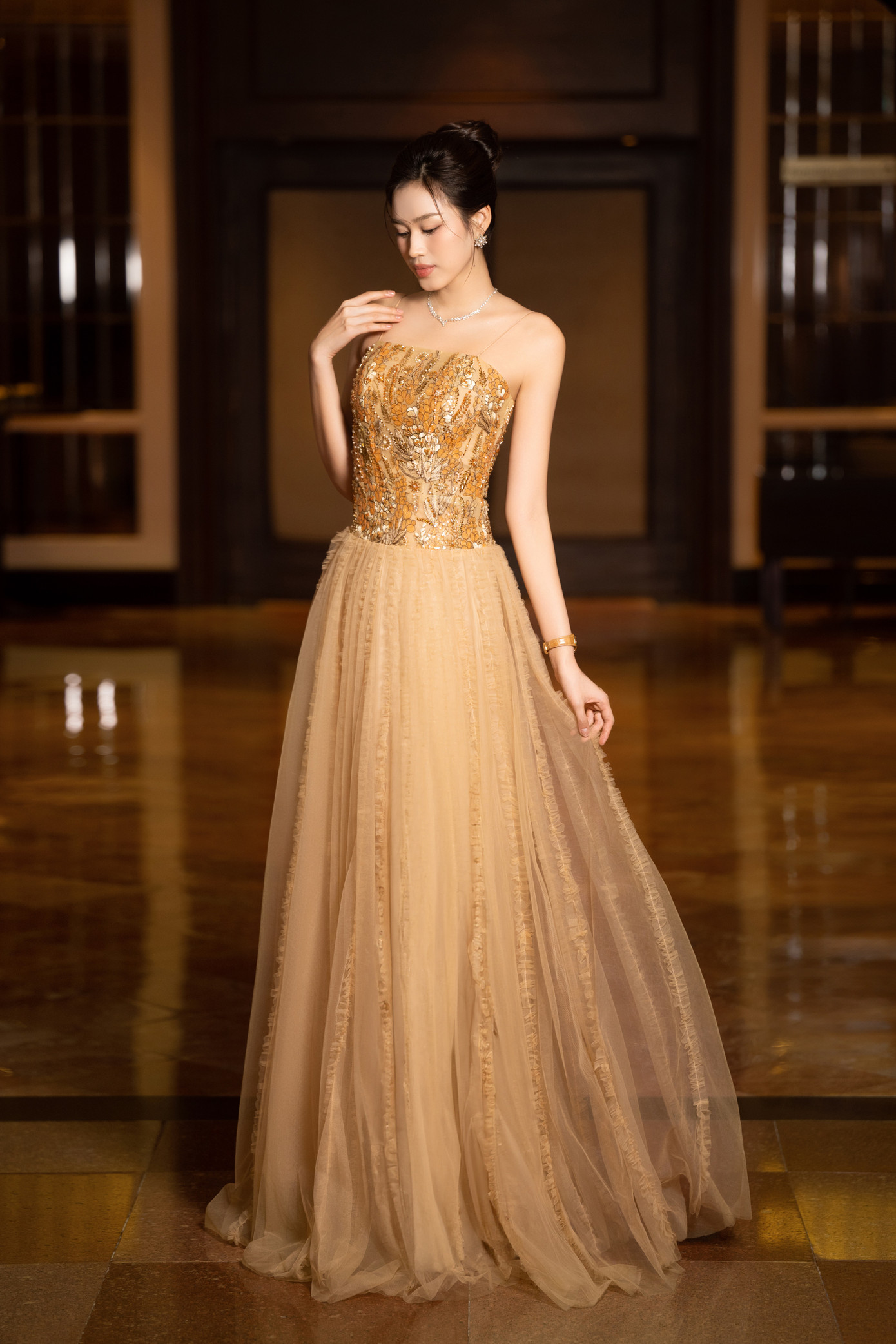 Phong cách thời trang của Đỗ Thị Hà cũng có nhiều thay đổi so với thời mới đăng quang. Cô luôn xuất hiện với diện mạo chỉn chu, lộng lẫy.