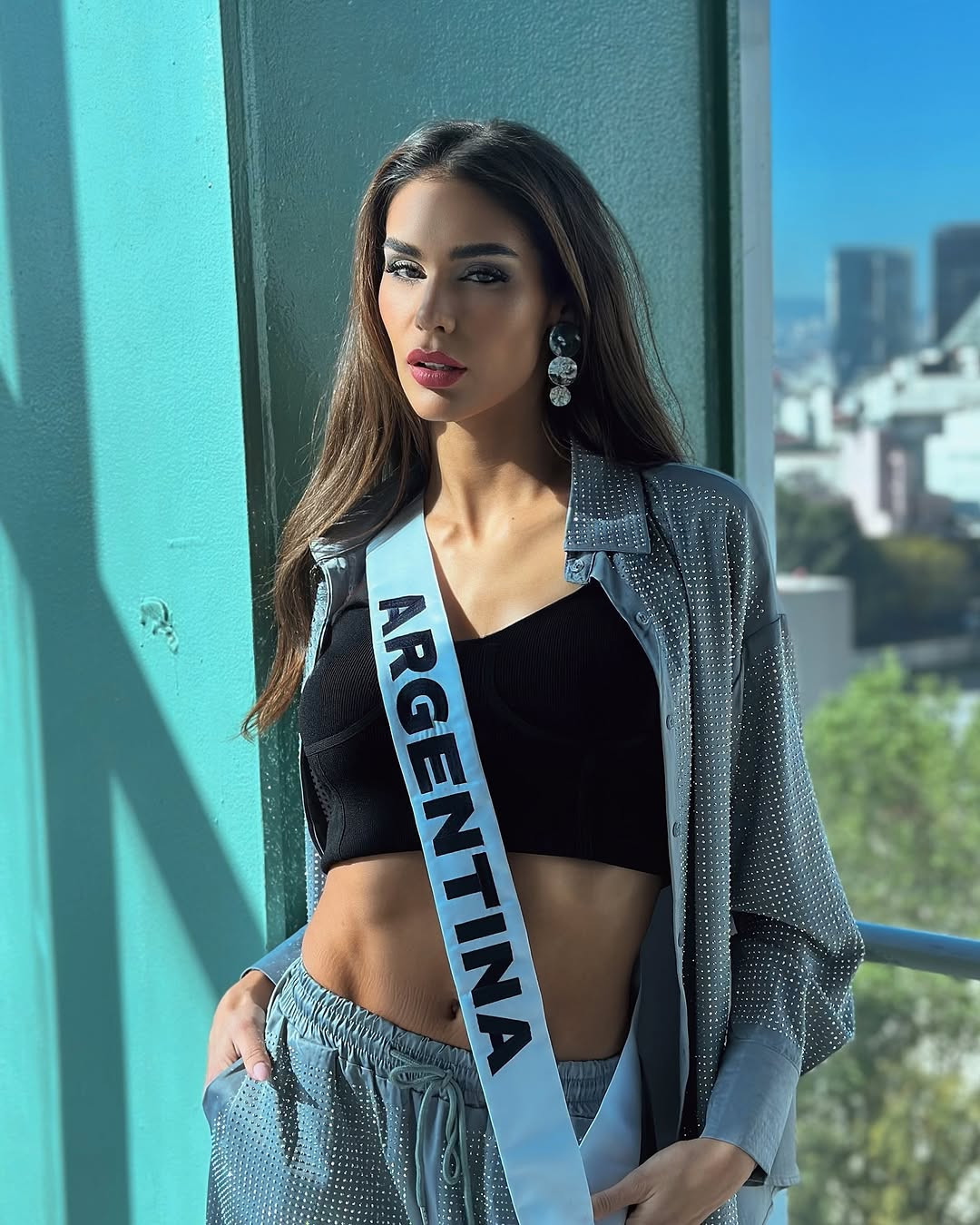 Hai người đẹp Argentina và Brazil nói xấu nhau trên mạng xã hội.