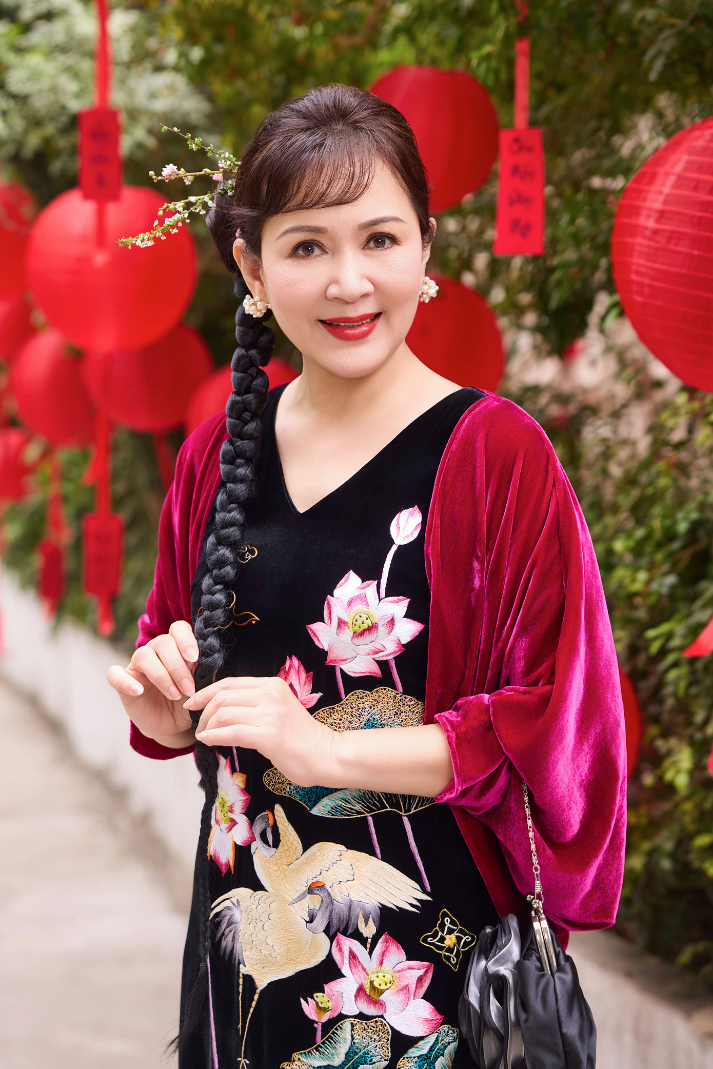 NSND Minh Hòa, NSND Lan Hương khoe nhan sắc trẻ trung.