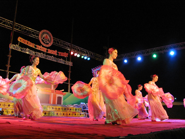 Ca nhạc chào năm mới ở Lạng Sơn. Ảnh: Duy Chiến.