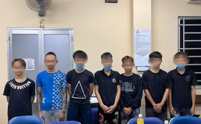 Một nhóm trẻ phạm tội bị cơ quan chức năng bắt giữ (ảnh:NLĐ) Một nhóm trẻ phạm tội bị cơ quan chức năng bắt giữ (ảnh:NLĐ)