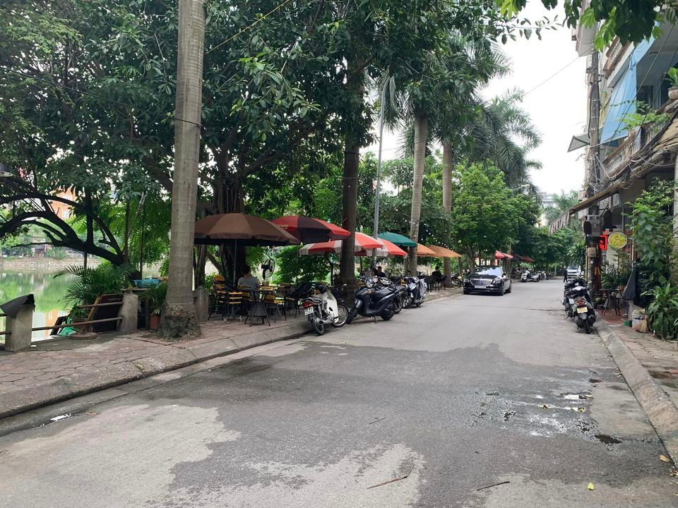 Thành phố Hà Nội chấp thuận chủ trương cho phép điều chỉnh chuyển chủ đầu tư dự án từ Ban QLDA sang UBND quận Đống Đa để đẩy nhanh tiến độ dự án cải tạo hồ Kim Liên. Thành phố Hà Nội chấp thuận chủ trương cho phép điều chỉnh chuyển chủ đầu tư dự án từ Ban QLDA sang UBND quận Đống Đa để đẩy nhanh tiến độ dự án cải tạo hồ Kim Liên.