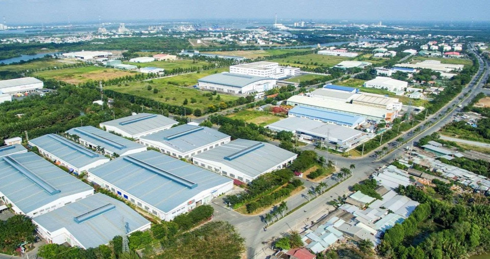 Đình chỉ hoạt động đối với toàn bộ công trình thuộc tại lô 8B, Khu công nghiệp Quang Minh, thị trấn Quang Minh, huyện Mê Linh.