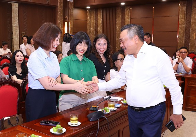 Chủ tịch UBND TP. Hà Nội Trần Sỹ Thanh chúc mừng các cơ quan báo chí nhân kỷ niệm 99 năm Ngày Báo chí cách mạng Việt Nam Chủ tịch UBND TP. Hà Nội Trần Sỹ Thanh chúc mừng các cơ quan báo chí nhân kỷ niệm 99 năm Ngày Báo chí cách mạng Việt Nam