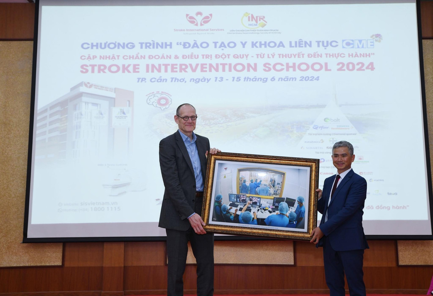 Hơn 200 bác sĩ trong và ngoài nước đã tham dự sự kiện