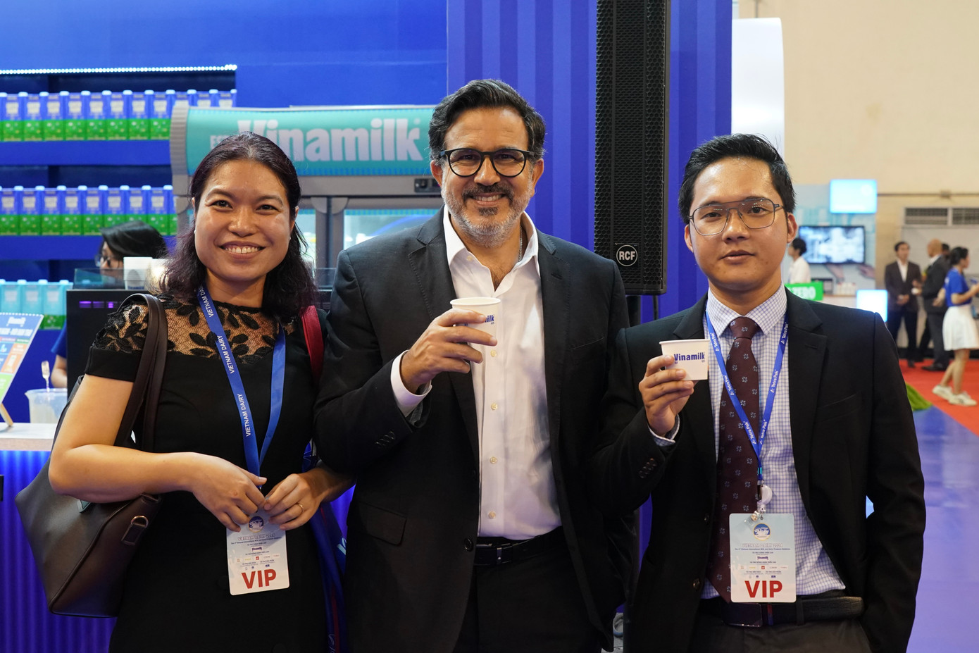 Super Nut Cappuccino, kem tươi Vinamilk Frozen Yogurt, Slush Vfresh Necta Đào… là những món nước sáng tạo, thu hút đông đảo khách đến thử. Super Nut Cappuccino, kem tươi Vinamilk Frozen Yogurt, Slush Vfresh Necta Đào… là những món nước sáng tạo, thu hút đông đảo khách đến thử.