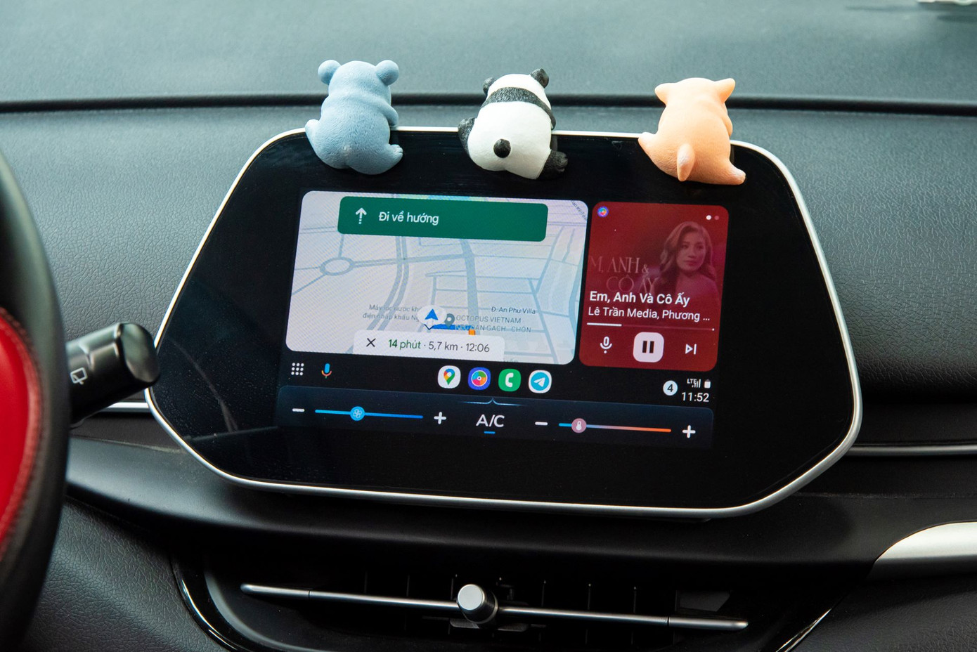 Màn hình VF 5 Plus tích hợp tính năng kết nối Android Auto.